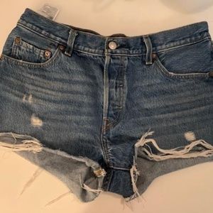 Levis Short